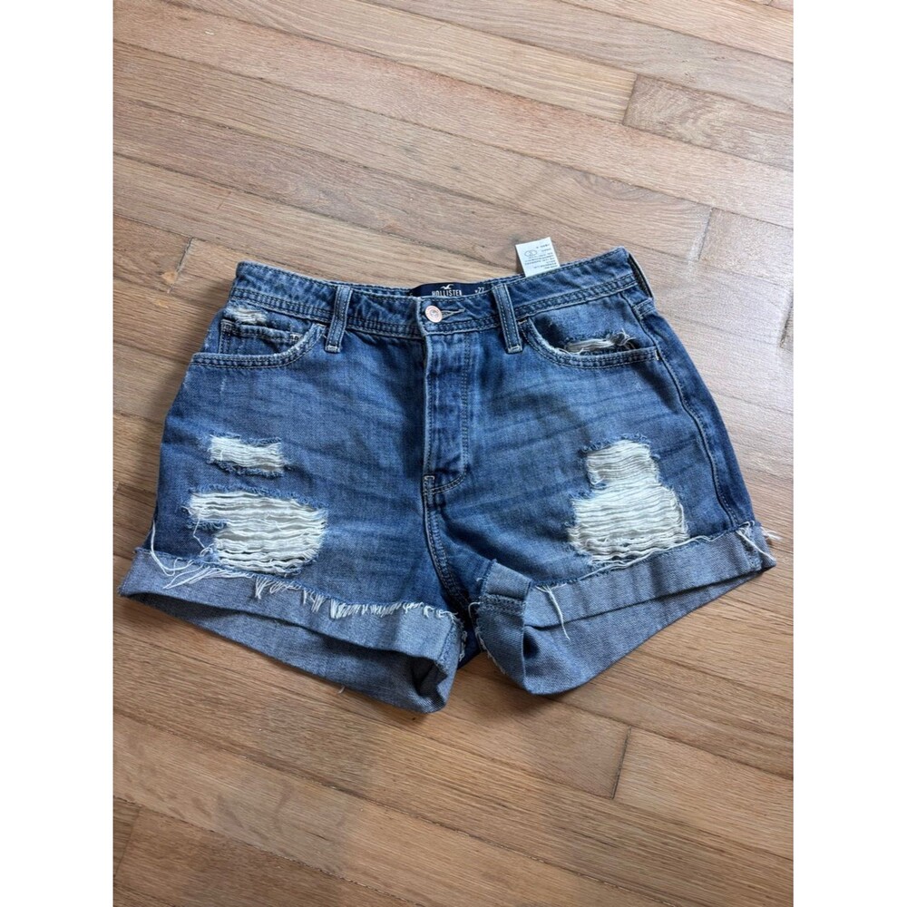 Hollister High Rise Mom Short 2.5” inseam 100% cotton